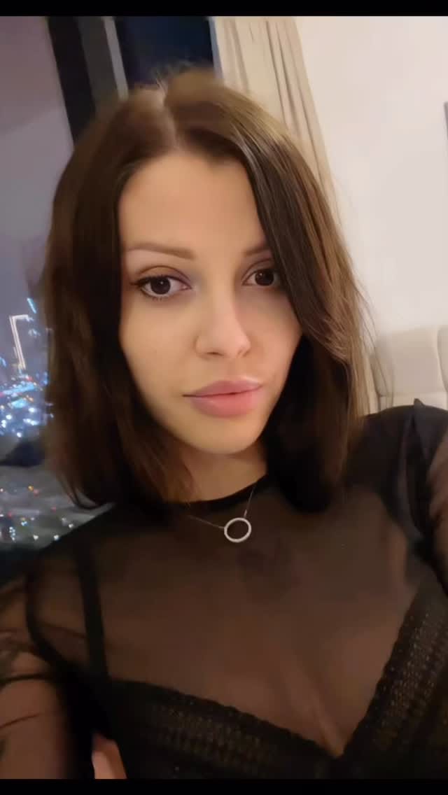Post 5 by Mariana on Instagram (video)