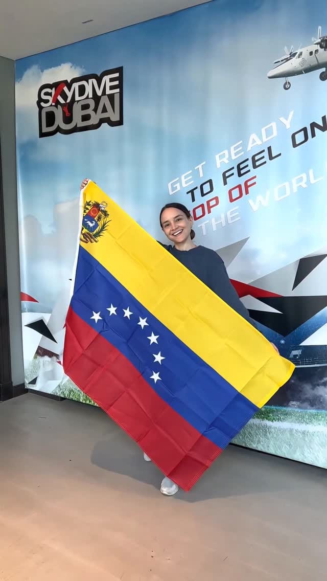 Post 10 by Genesis Velazco on Instagram (video)