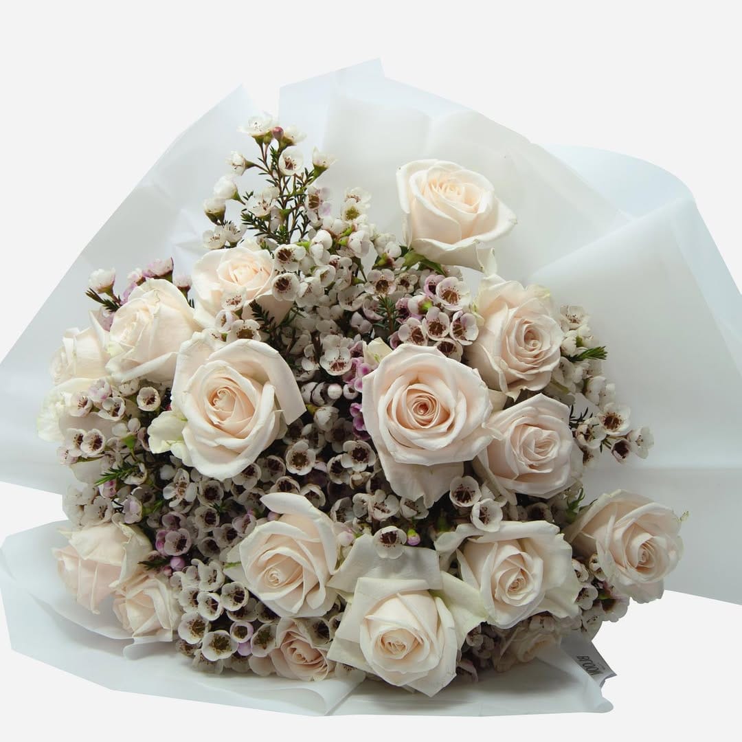 Post 8 by Fresh flowers in Dubai | free delivery on Instagram (carousel)
