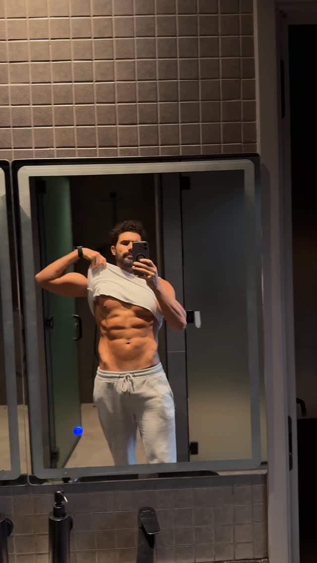 Post 8 by Andrei Andrei on Instagram (video)