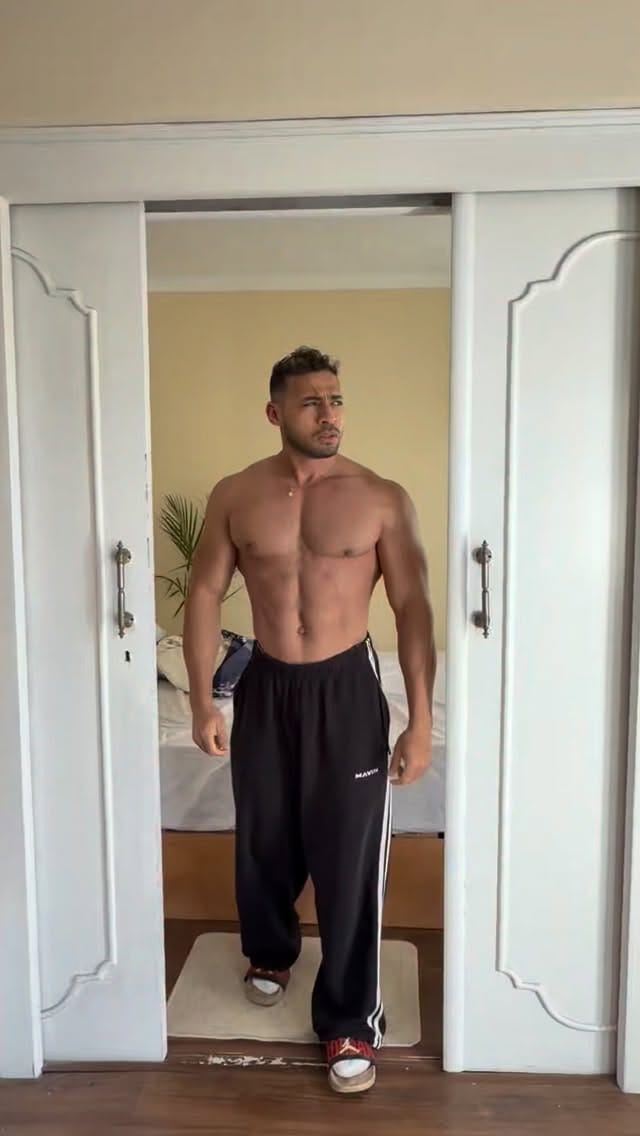 Post 6 by Abdul Ghafoor Essam - Abdo Kafory on Instagram (video)
