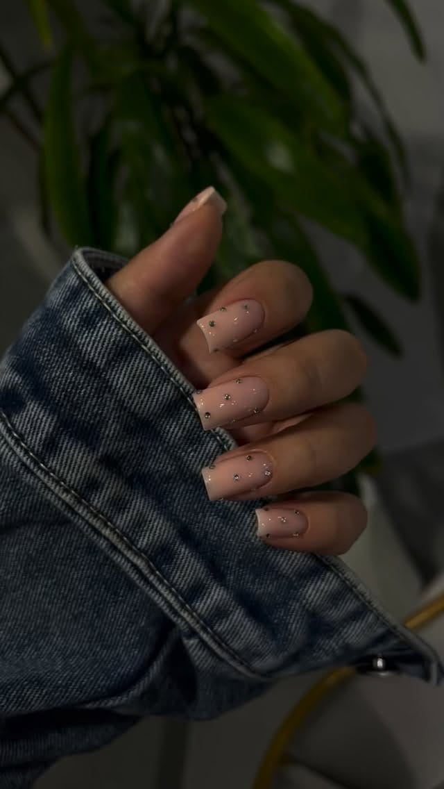 Post 6 by Nail•Manicure•Dubai on Instagram (video)