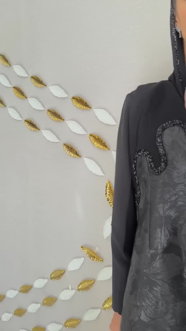 Post 4 by عبايات بالجملة|Abaya Shop Dubai | Abaya Designer  | عباية دبي on Instagram (video)