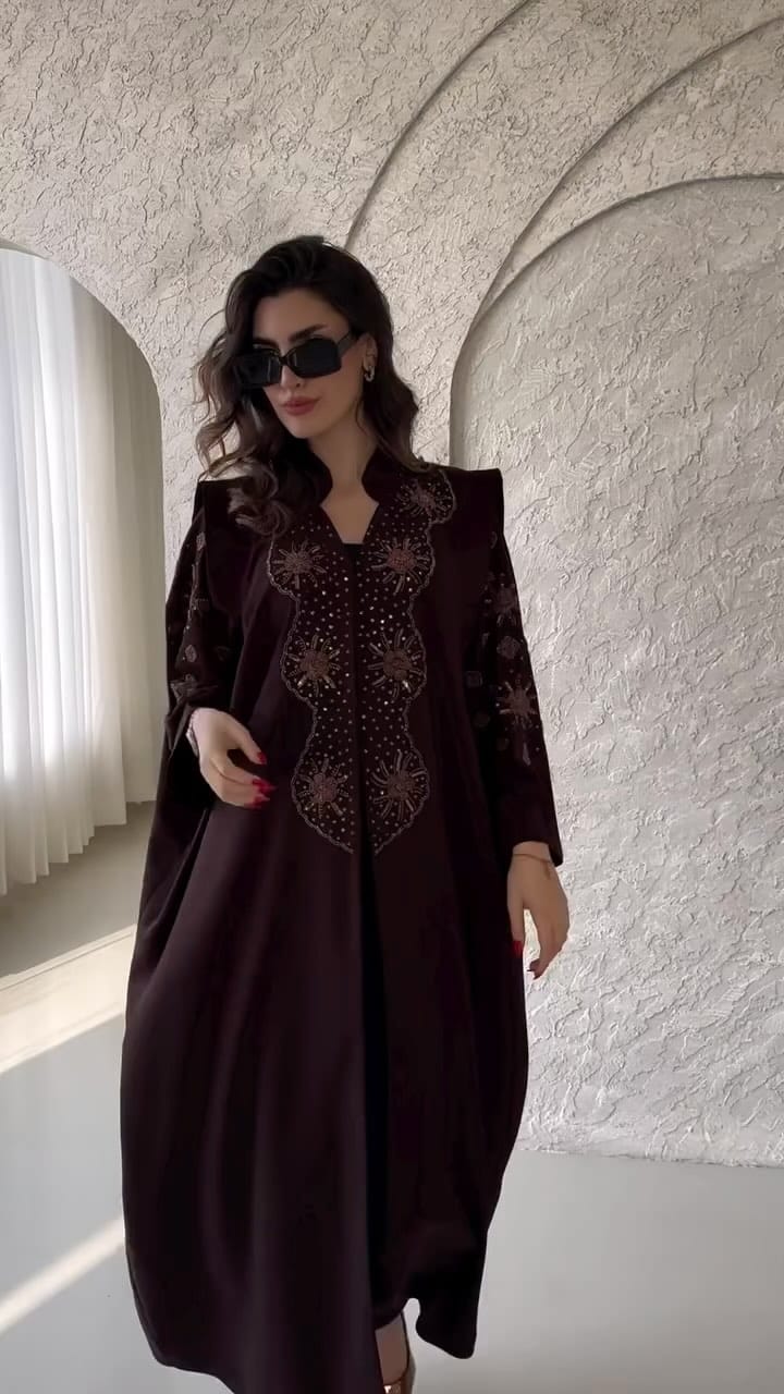Post 8 by عبايات بالجملة|Abaya Shop Dubai | Abaya Designer  | عباية دبي on Instagram (video)