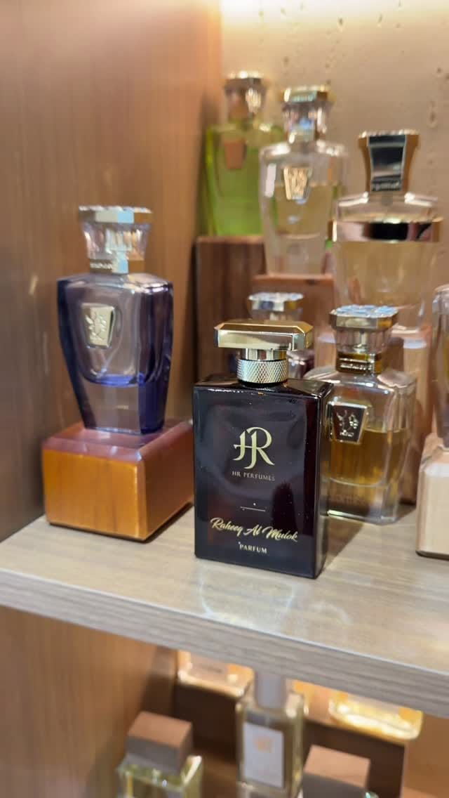 Post 4 by HRarabicperfume on Instagram (video)