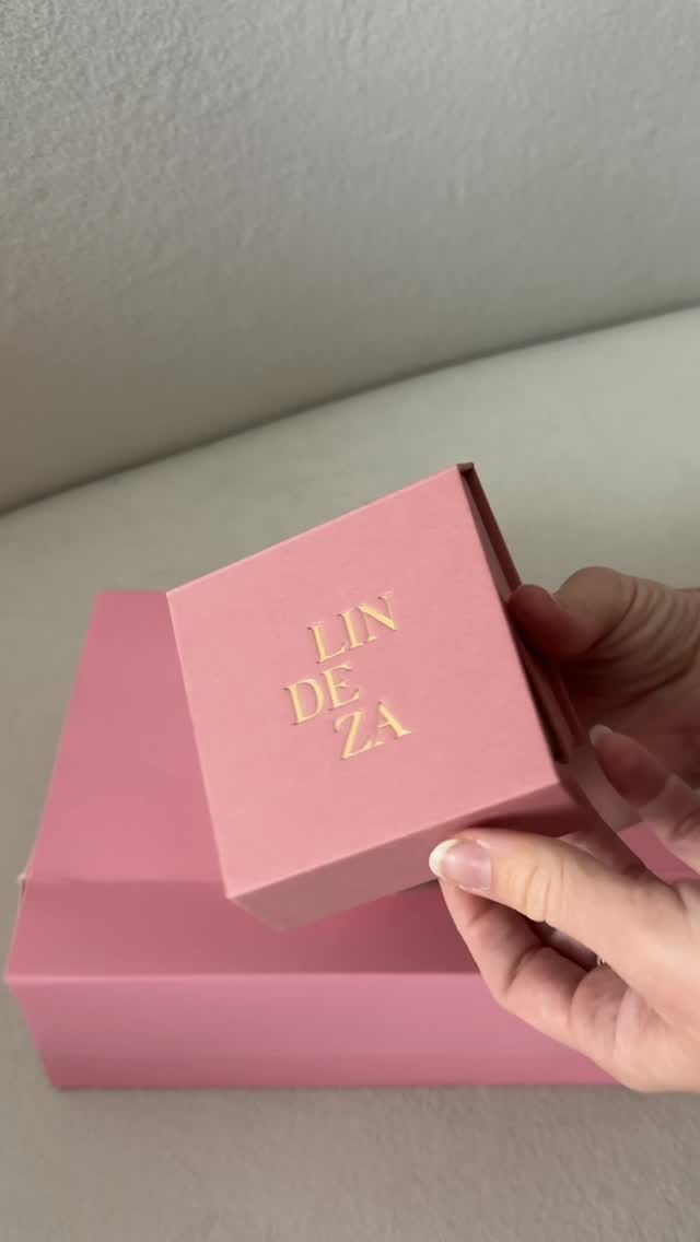 Post 8 by JULIA UPITERSKAYA on Instagram (video)