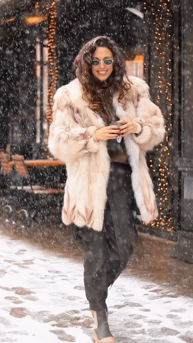 Post 5 by Gergana Ilieva • Fashion & Travel • on Instagram (video)