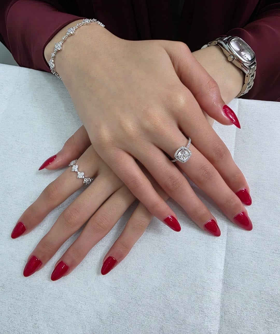 Post 1 by HYRA BEAUTY SALOON on Instagram (image)