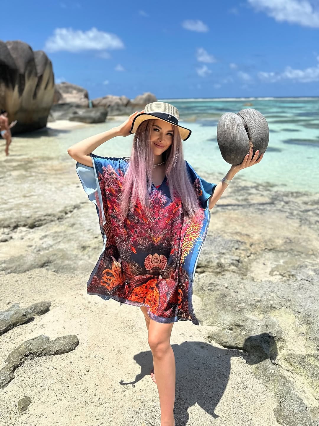 Post 7 by Freelance Model 🇦🇪 DUBAI & Maldives 🇲🇻 on Instagram (carousel)