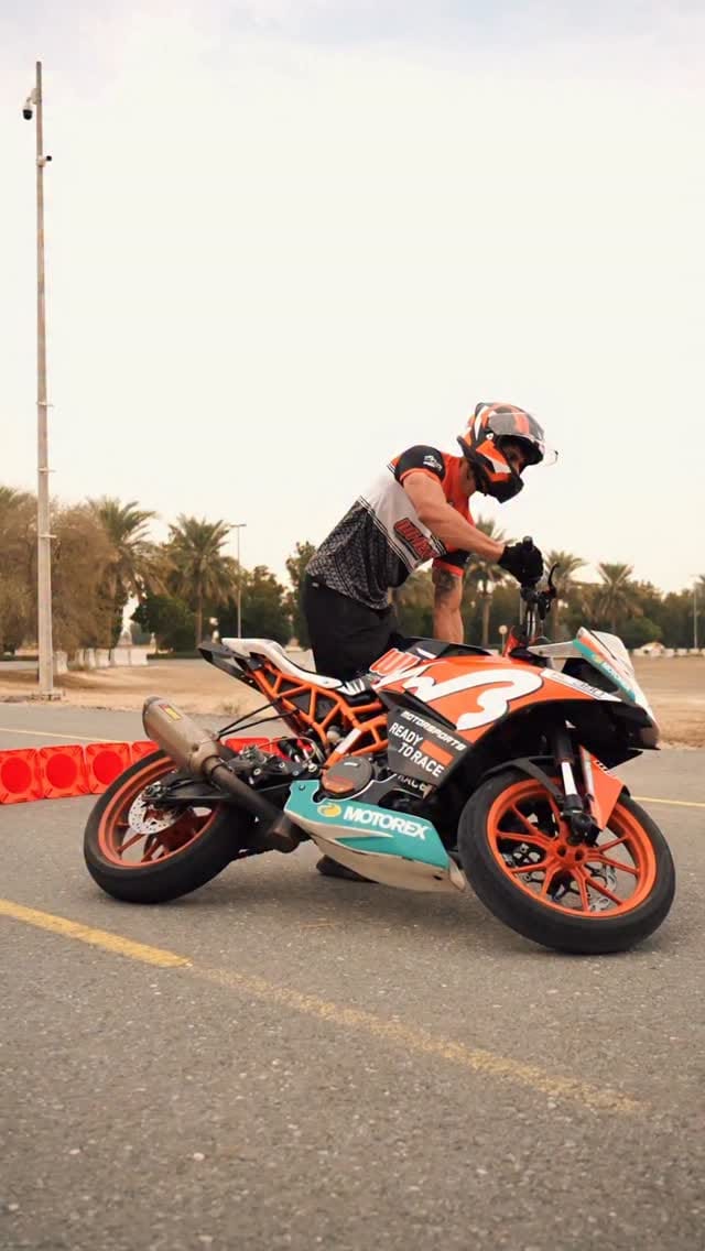 Post 2 by ANDREA PONTICELLI on Instagram (video)