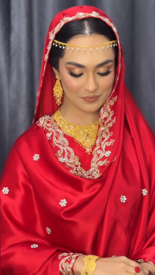 Post 1 by Dubai Makeup Artist & hairstylist on Instagram (video)