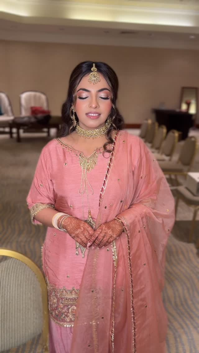 Post 5 by Dubai Makeup Artist & hairstylist on Instagram (video)