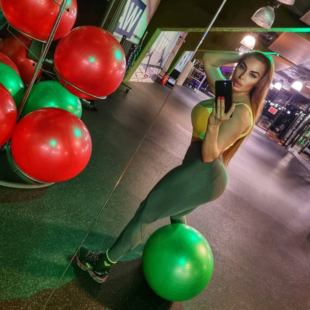 Post 10 by Milena Ivanova on Instagram (image)