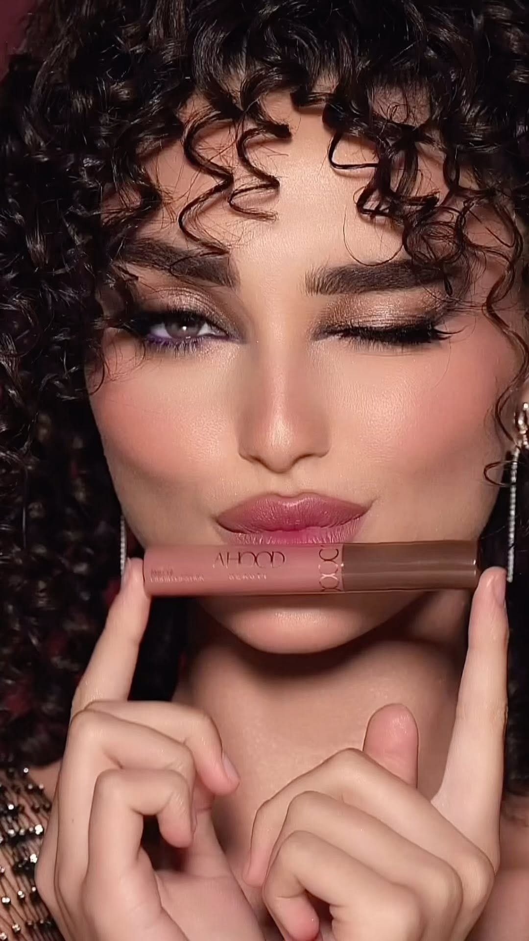 Post 7 by Pro Makeup Artist فاطمة العوضي on Instagram (video)