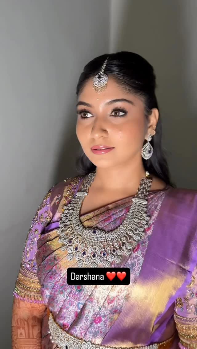 Post 8 by Shweta Singh | Bangalore Makeup Artist on Instagram (video)