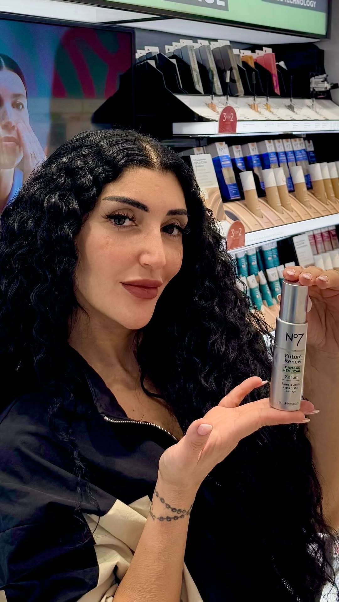 Post 3 by Rana akkari on Instagram (video)