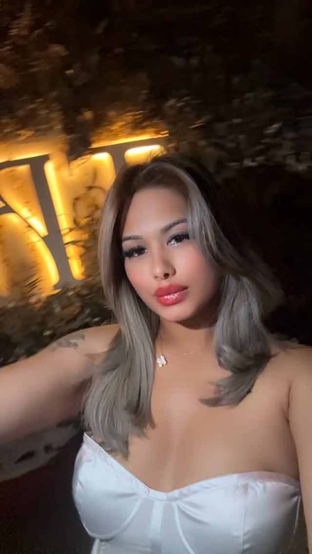 Post 7 by Miss Kritika Queen 👸🏻 🥀 🧿 🧿 on Instagram (video)