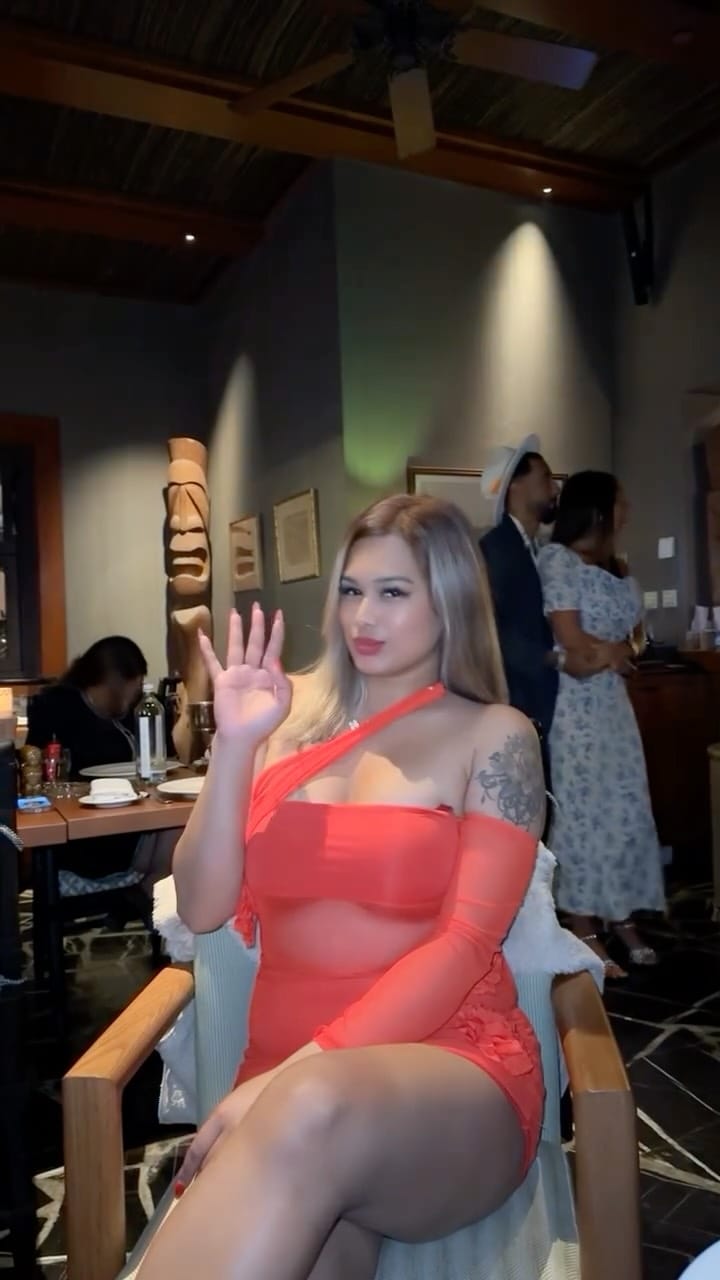 Post 5 by Miss Kritika Queen 👸🏻 🥀 🧿 🧿 on Instagram (video)