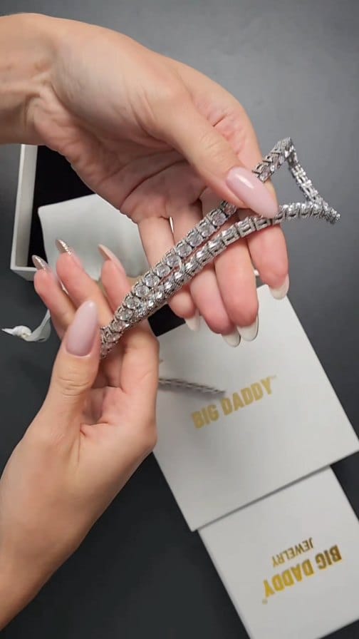 Post 9 by Watches of Dubai on Instagram (video)