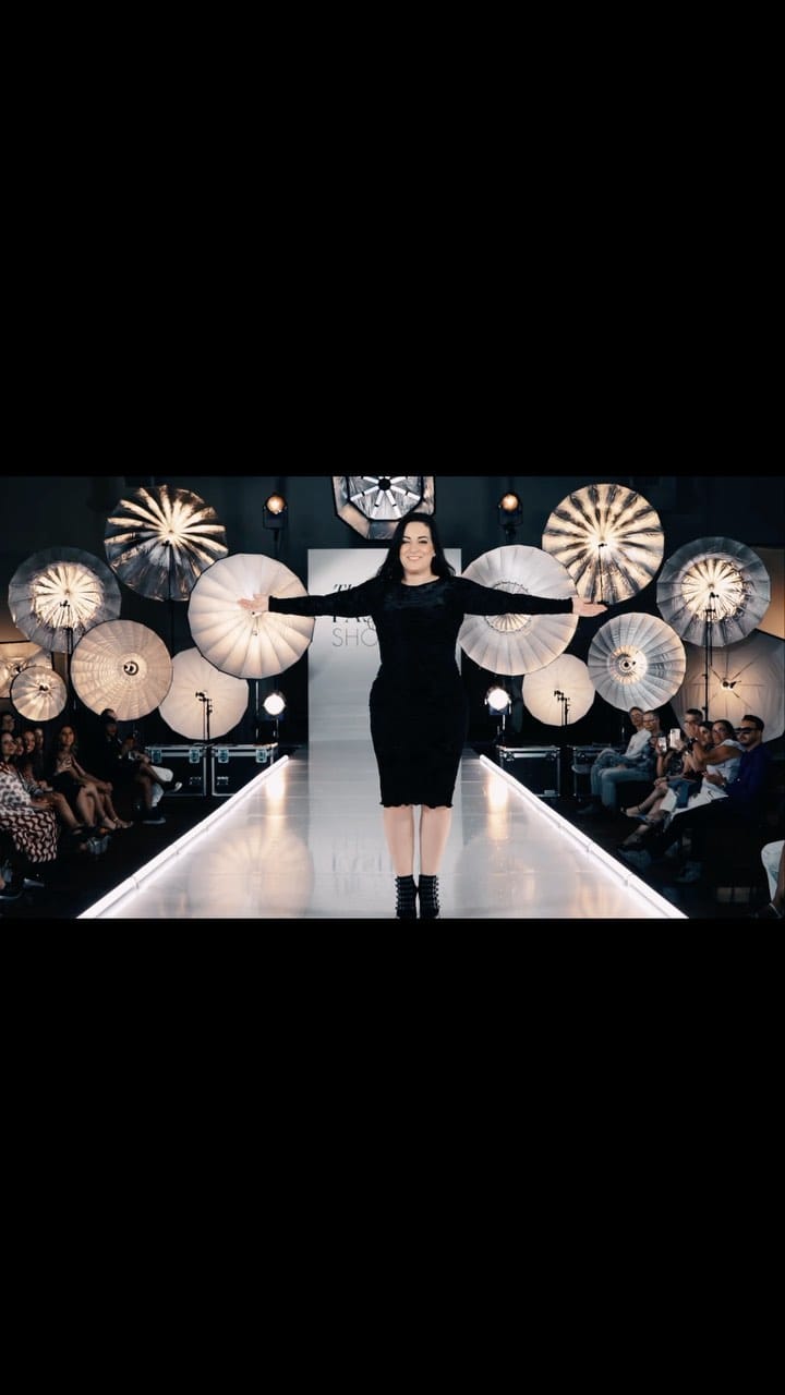 Post 9 by Yas Gonzalez on Instagram (video)