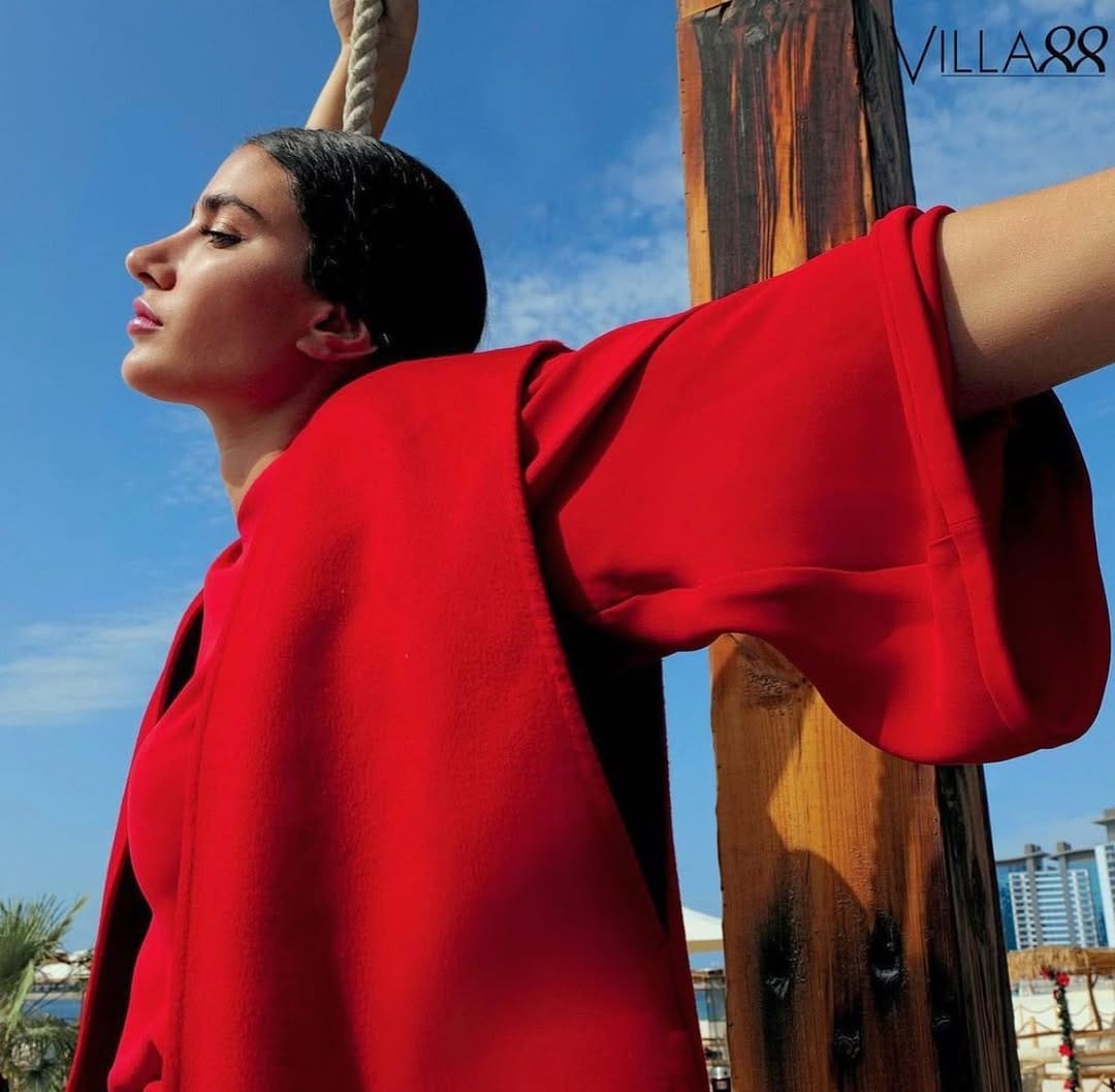 Post 6 by 𝐌𝐚𝐤𝐞𝐔𝐩 𝐀𝐫𝐭𝐢𝐬𝐭 𝐉𝐞𝐧𝐧𝐲 𝐃𝐞 𝐊𝐚𝐫𝐚𝐦𝐚𝐭 on Instagram (image)
