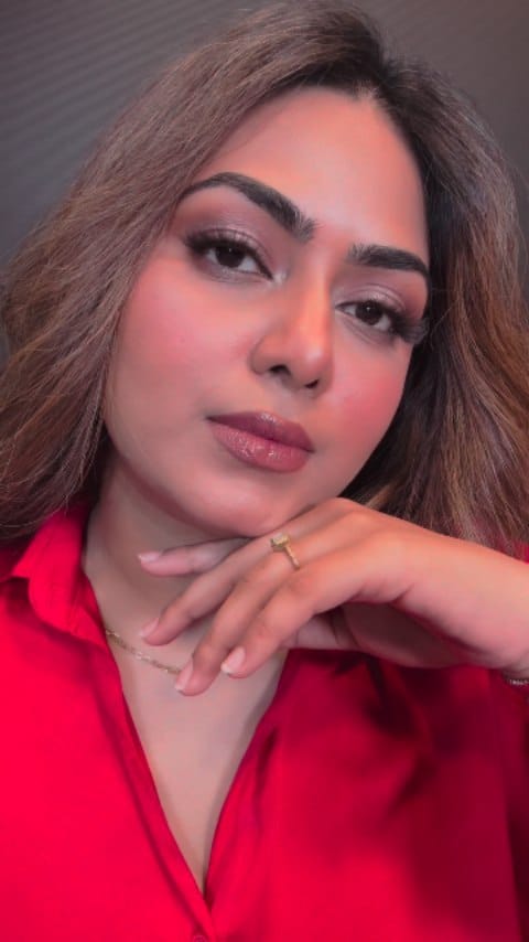 Post 1 by Sumera | Dubai Makeup Artist | Certified on Instagram (video)