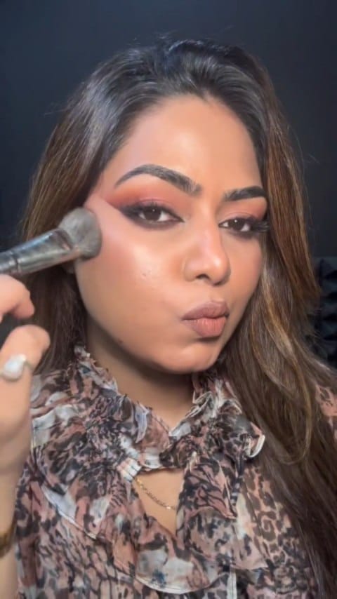 Post 4 by Sumera | Dubai Makeup Artist | Certified on Instagram (video)