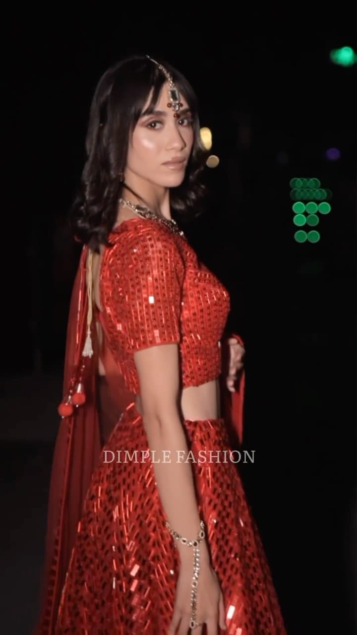 Post 7 by Sumera | Dubai Makeup Artist | Certified on Instagram (video)