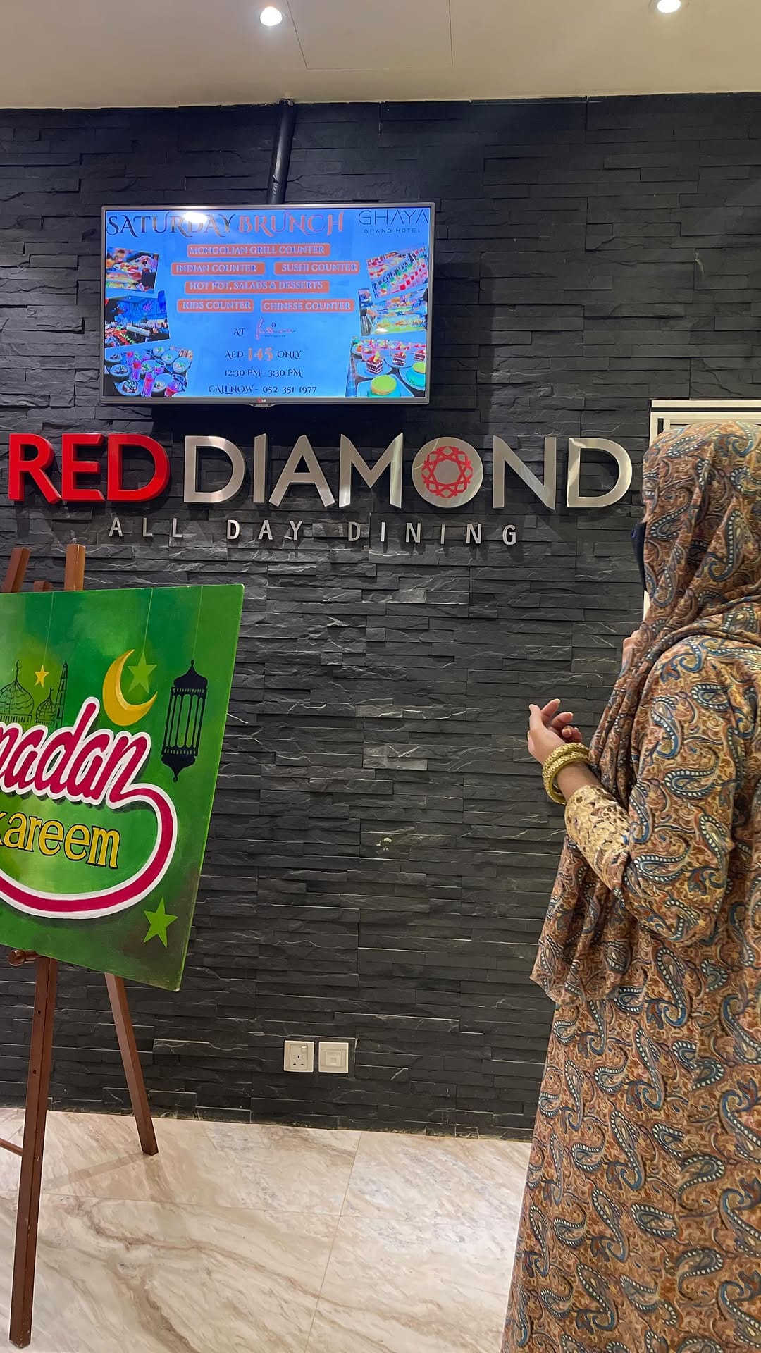 Post 10 by Amina Saeed on Instagram (video)