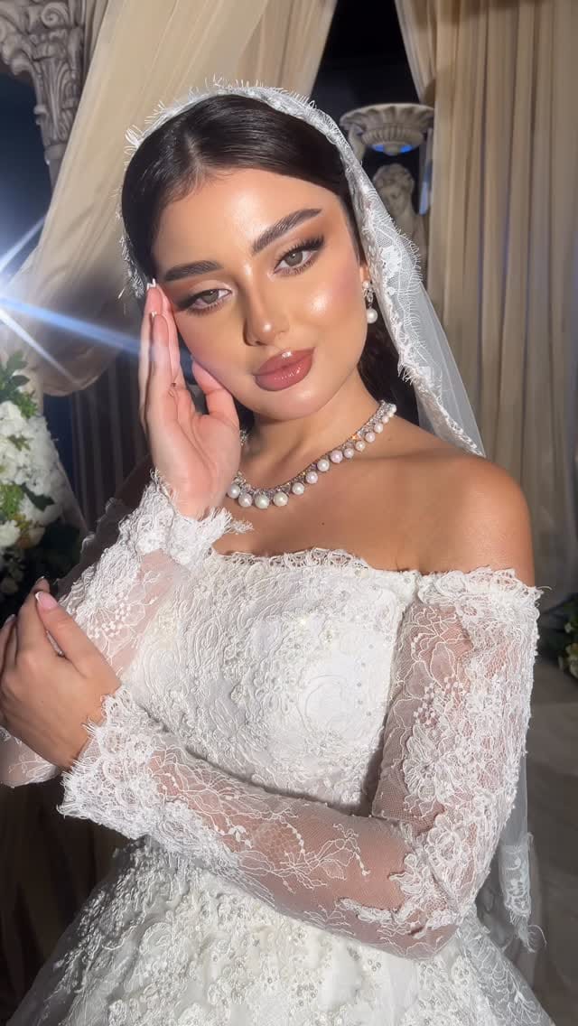 Post 8 by مزون عروس پری زاد on Instagram (video)