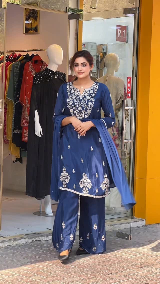 Post 1 by FARASHA CLOTHING on Instagram (video)