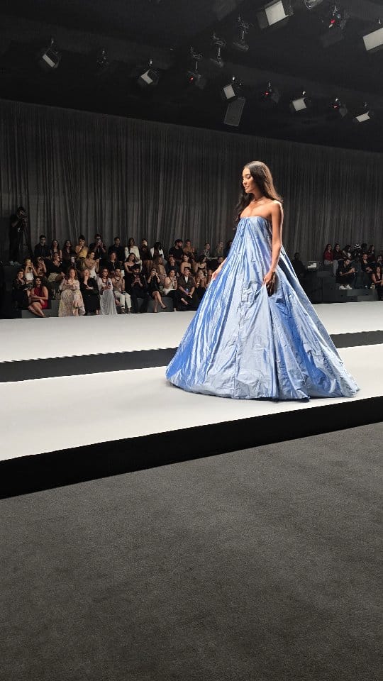 Post 4 by Dubai Fashion News on Instagram (video)