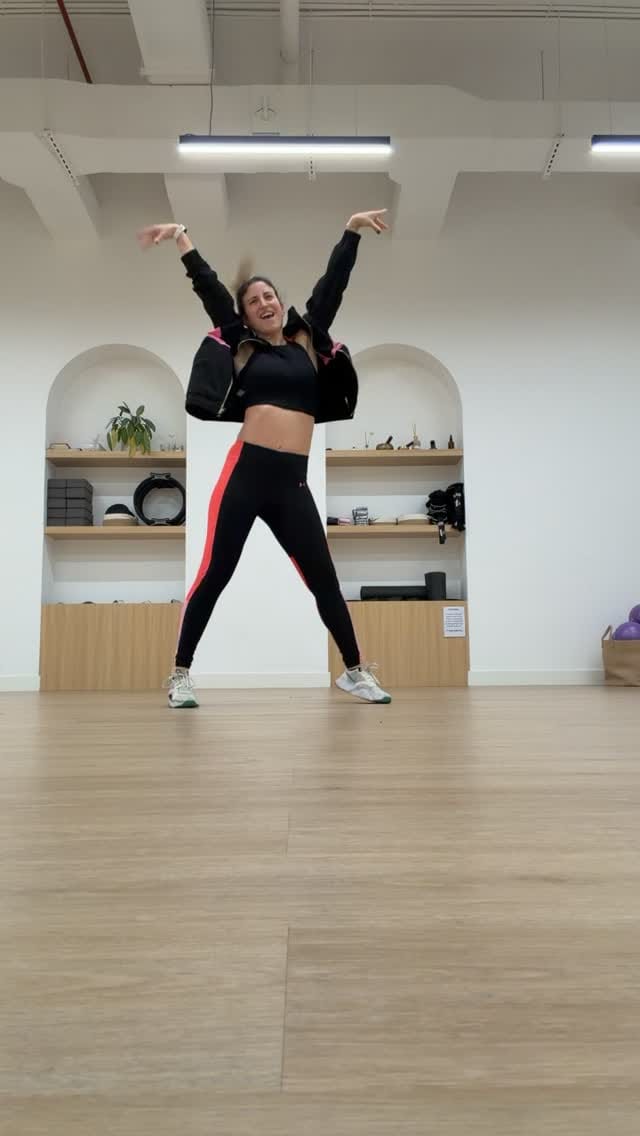 Post 1 by Youmna | Feel it Dance Cardio Workout on Instagram (video)