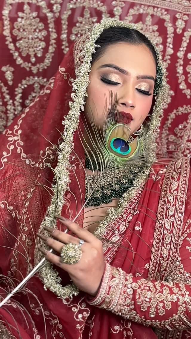 Post 7 by Ragini Makeover®️ | Makeup Artist 🧿🧿 on Instagram (video)