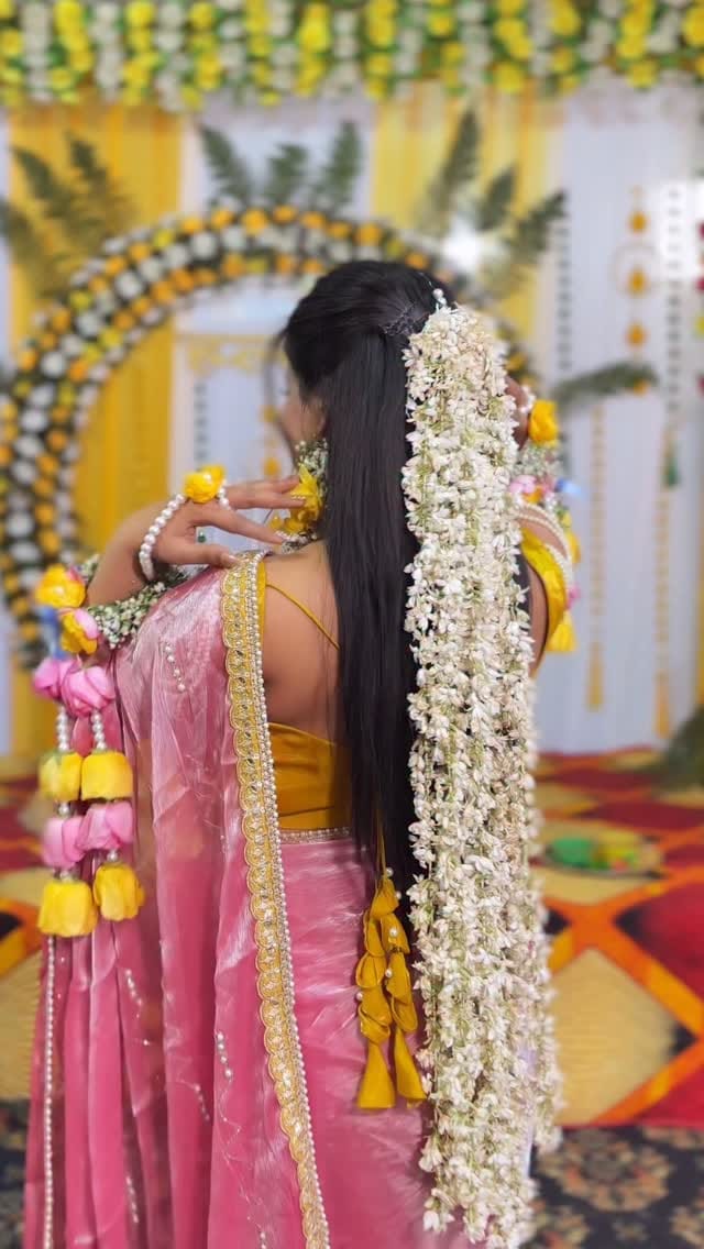Post 2 by Ragini Makeover®️ | Makeup Artist 🧿🧿 on Instagram (video)