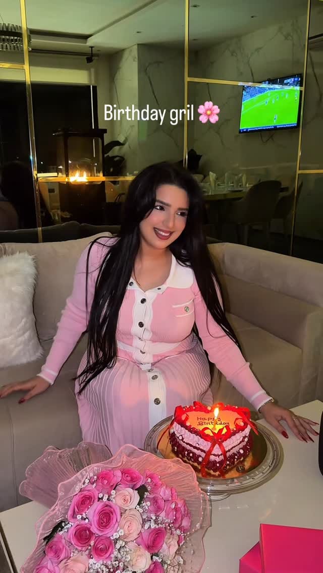 Post 1 by Nourhene Alayet on Instagram (video)