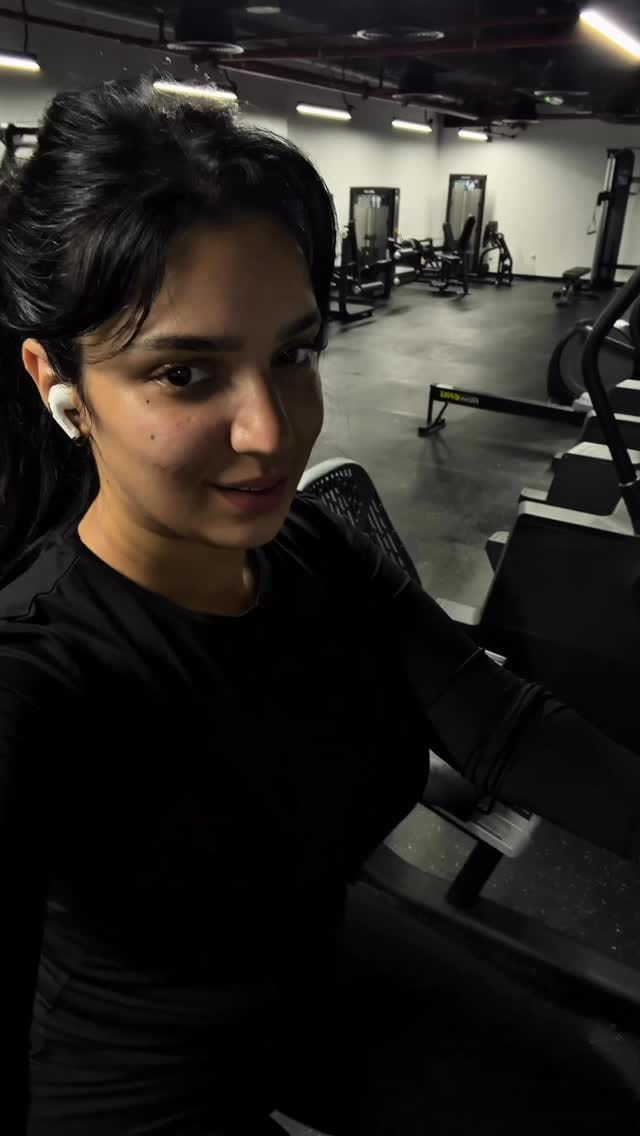 Post 8 by Nourhene Alayet on Instagram (video)