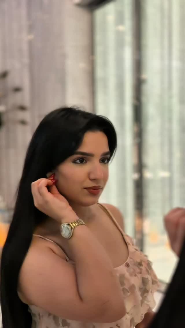 Post 9 by Nourhene Alayet on Instagram (video)