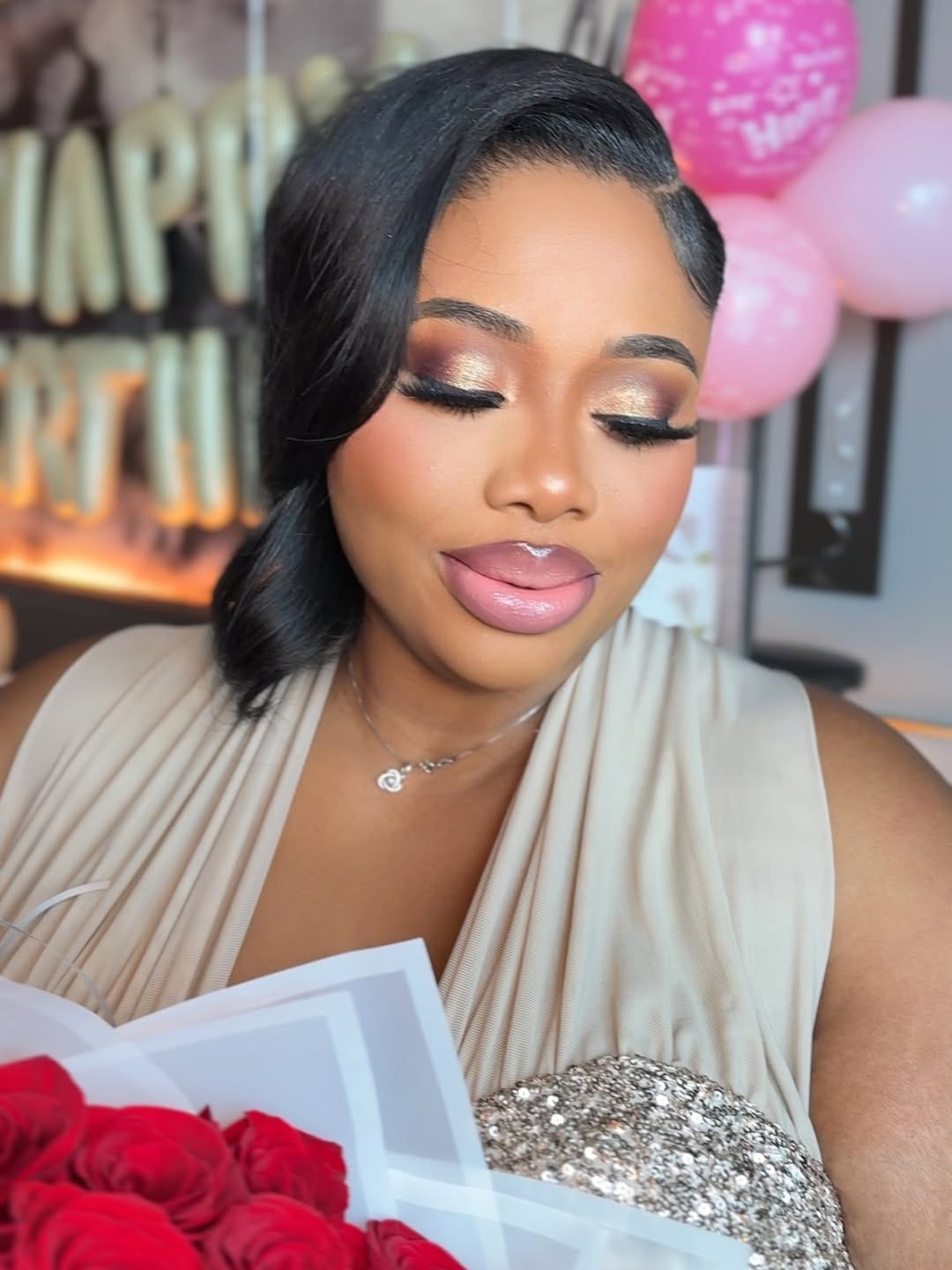 Post 7 by DUBAI  MAKEUPARTIST🇦🇪🇦🇪 (Kae)|| Sandra Kenechukwu Obi on Instagram (carousel)