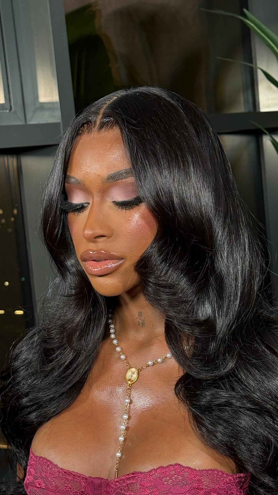 Post 8 by DUBAI  MAKEUPARTIST🇦🇪🇦🇪 (Kae)|| Sandra Kenechukwu Obi on Instagram (video)