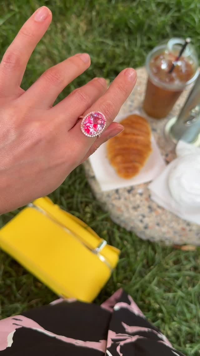Post 4 by MYNKS FAY on Instagram (video)
