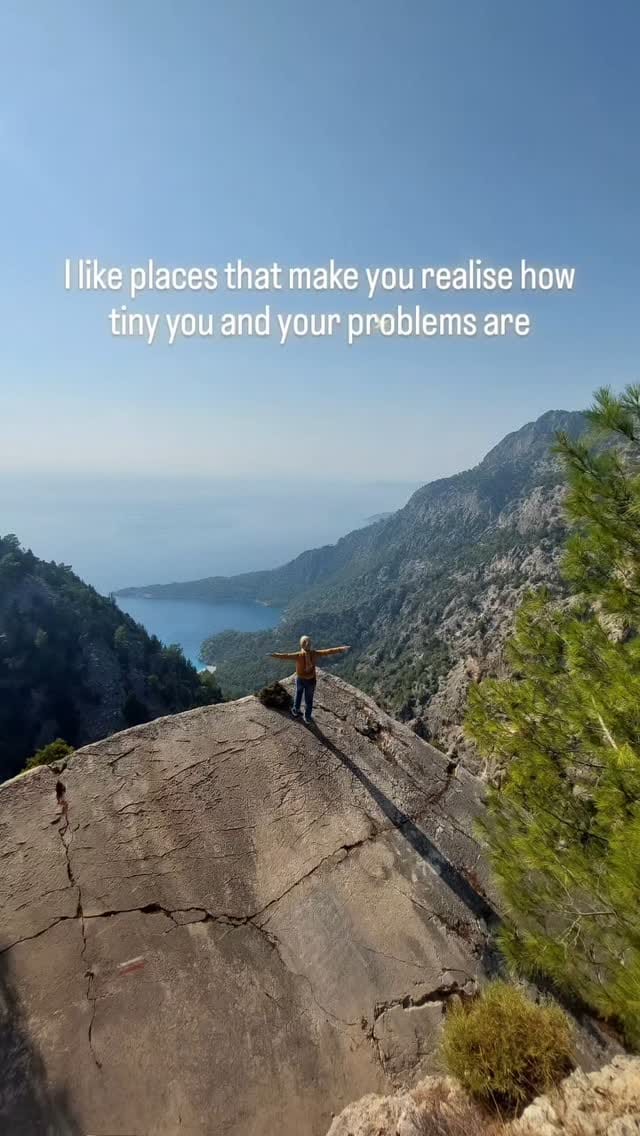 Post 1 by The Glamorous Guide on Instagram (video)