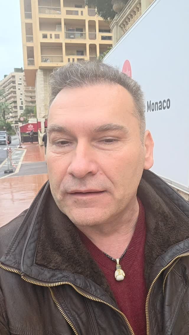 Post 6 by ROBERTO JEWELER   ❤🌞💎 on Instagram (video)