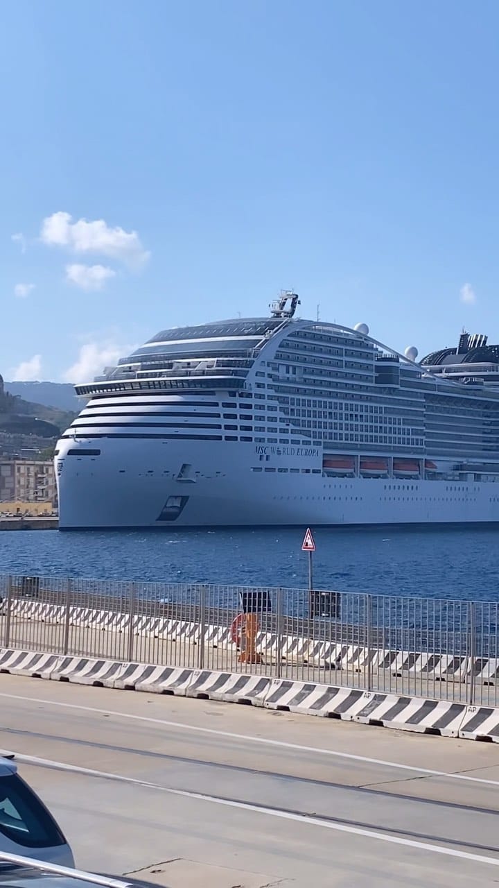 Post 10 by Cruise Earth on Instagram (video)