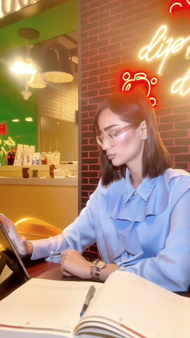 Post 1 by Choco Fondue | Dubai Desserts & Sweet Treats | Social Distrikt on Instagram (video)