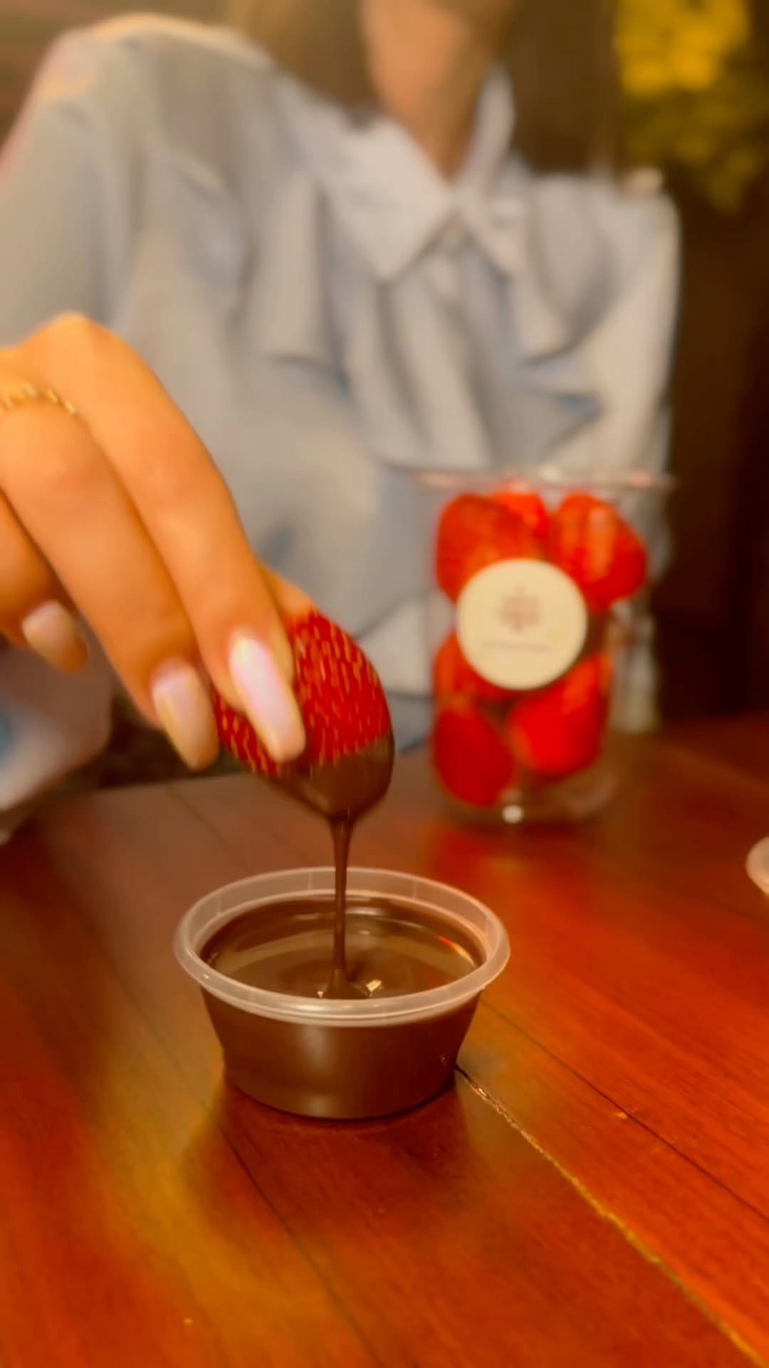 Post 4 by Choco Fondue | Dubai Desserts & Sweet Treats | Social Distrikt on Instagram (video)