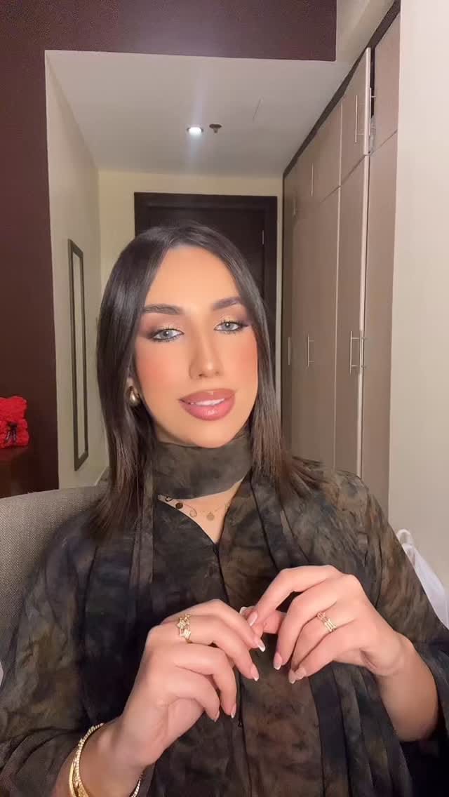 Post 2 by Sarounette ⵣ on Instagram (video)