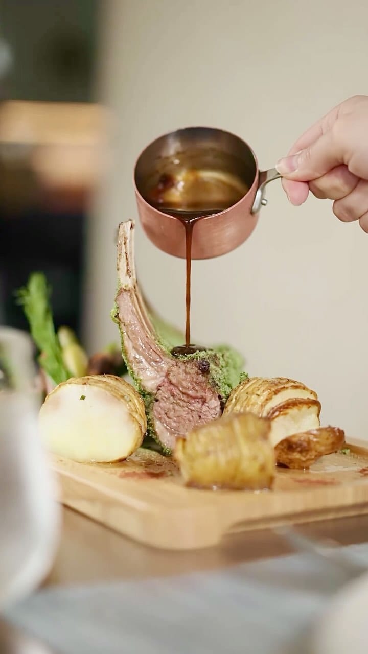 Post 6 by Lifestyle Blogger on Instagram (video)