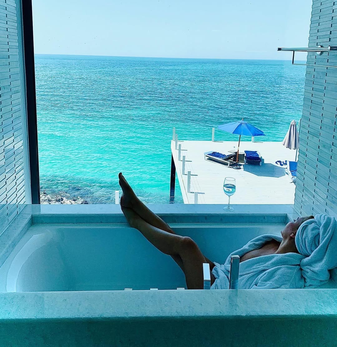 Post 8 by Dany Ser on Instagram (image)