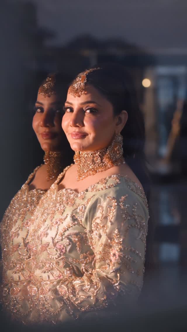 Post 5 by FARIHA | Dubai Bridal HMUA on Instagram (video)